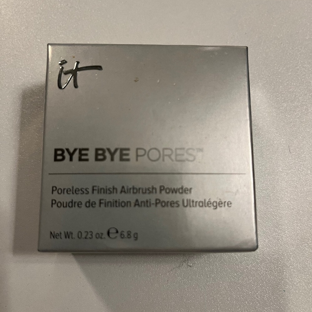 It cosmetics BYE BYE Pores poreless finish airbrush powder translucent